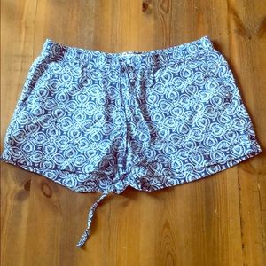 VIneyard Vines woman’s shorts